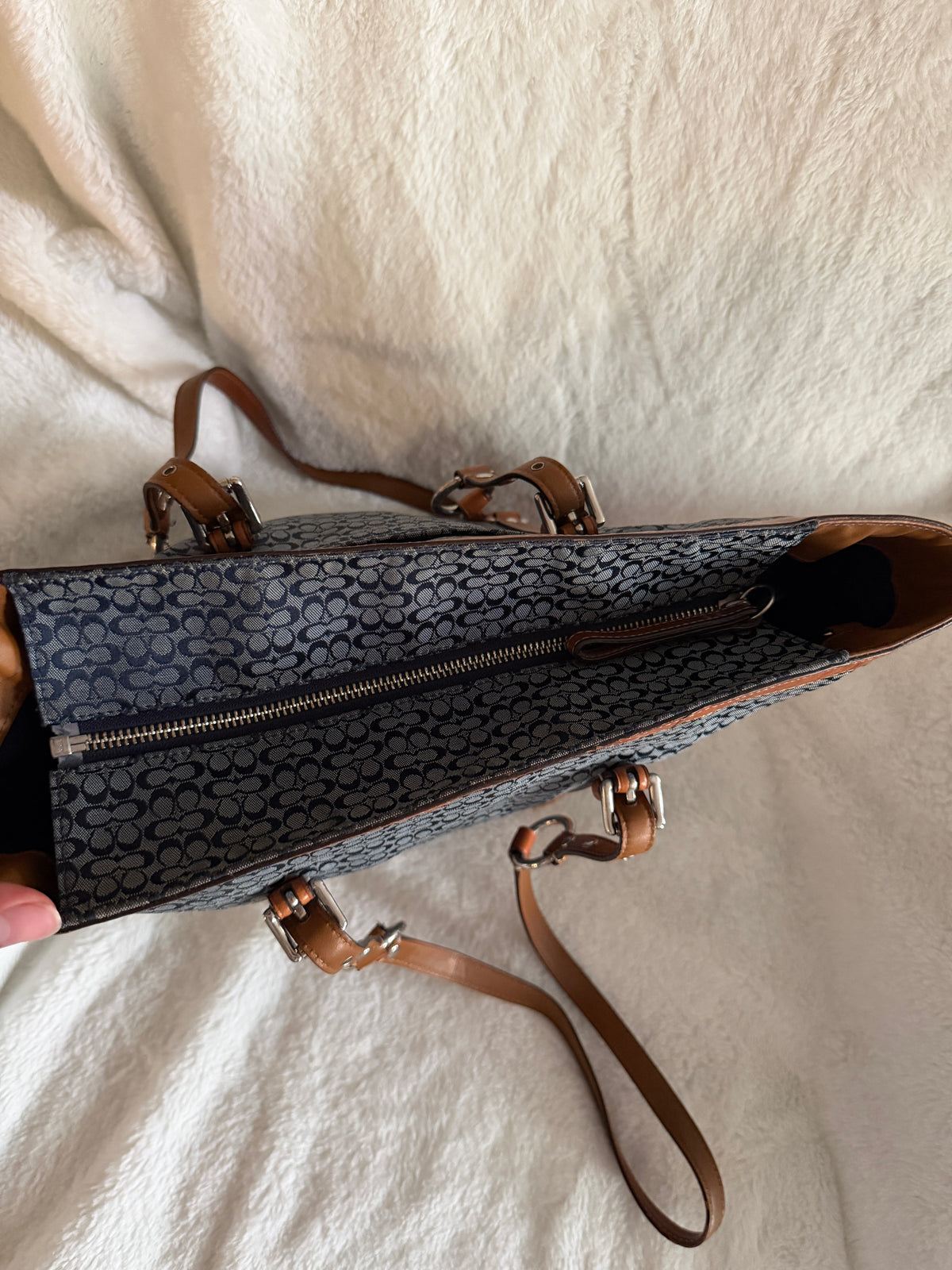 Coach Gallery Turnlock Tote Signature Canvas