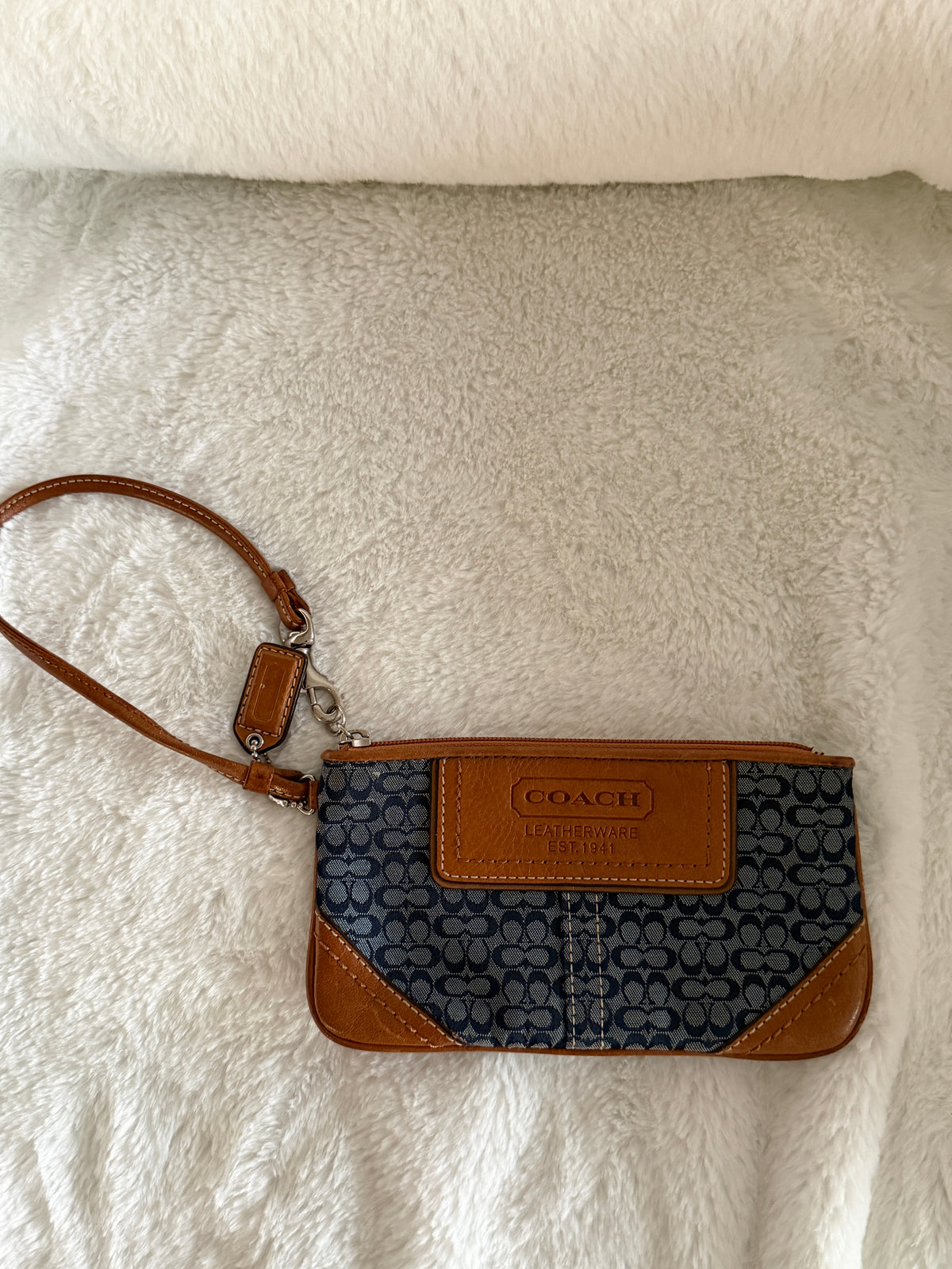 Coach Gallery Turnlock Tote Signature Canvas