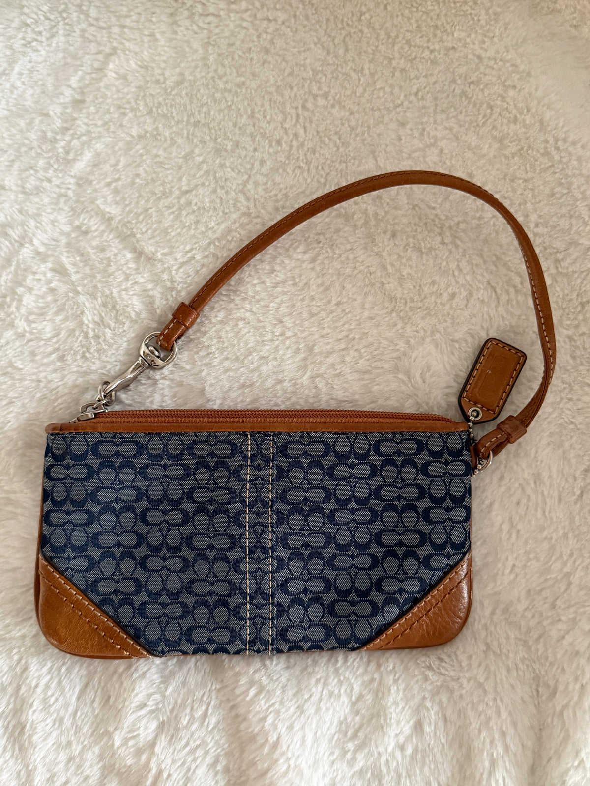 Coach Gallery Turnlock Tote Signature Canvas