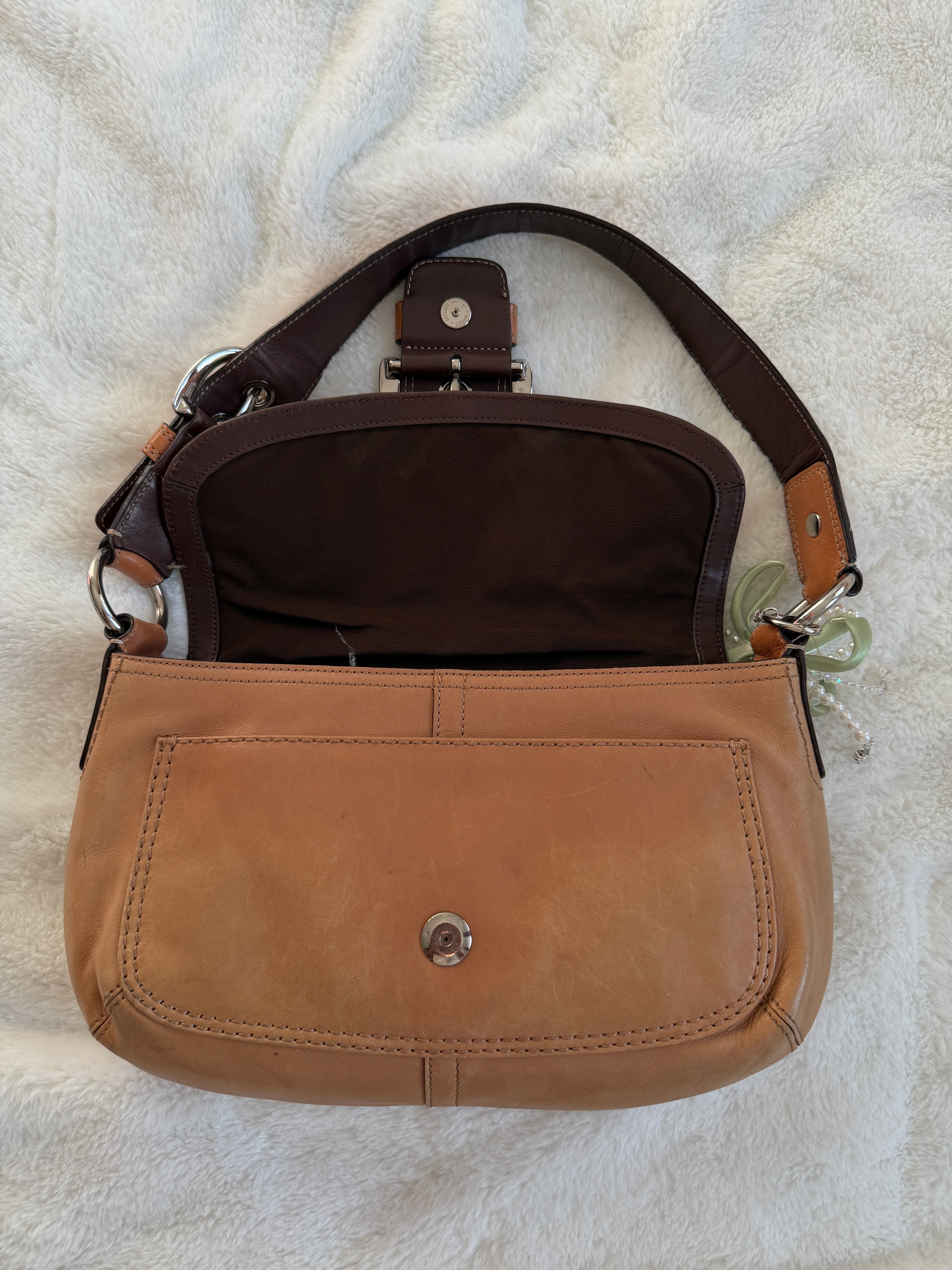 Y2K Coach British Tan Soho Shoulder Bag