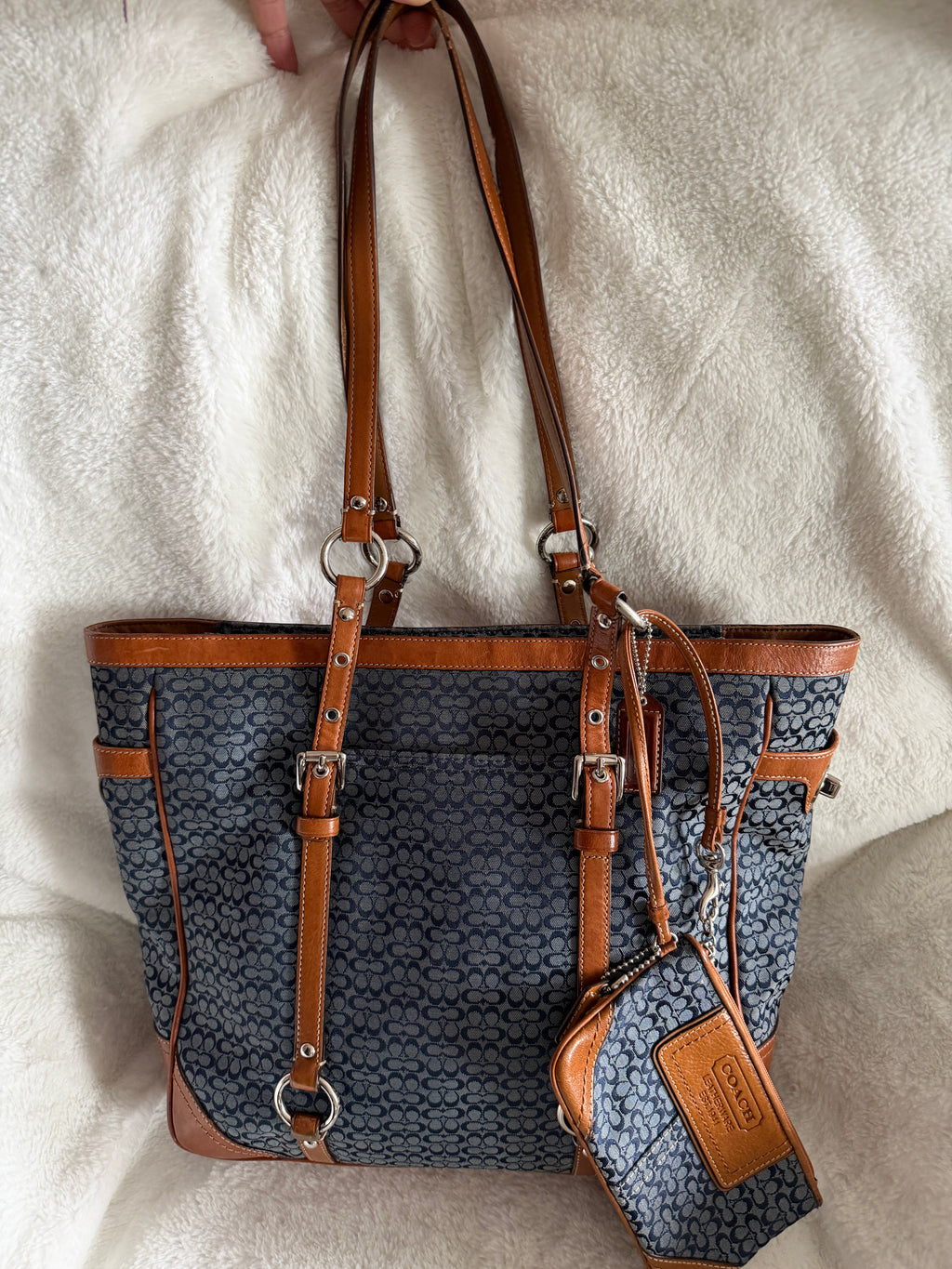 Coach Gallery Turnlock Tote Signature Canvas