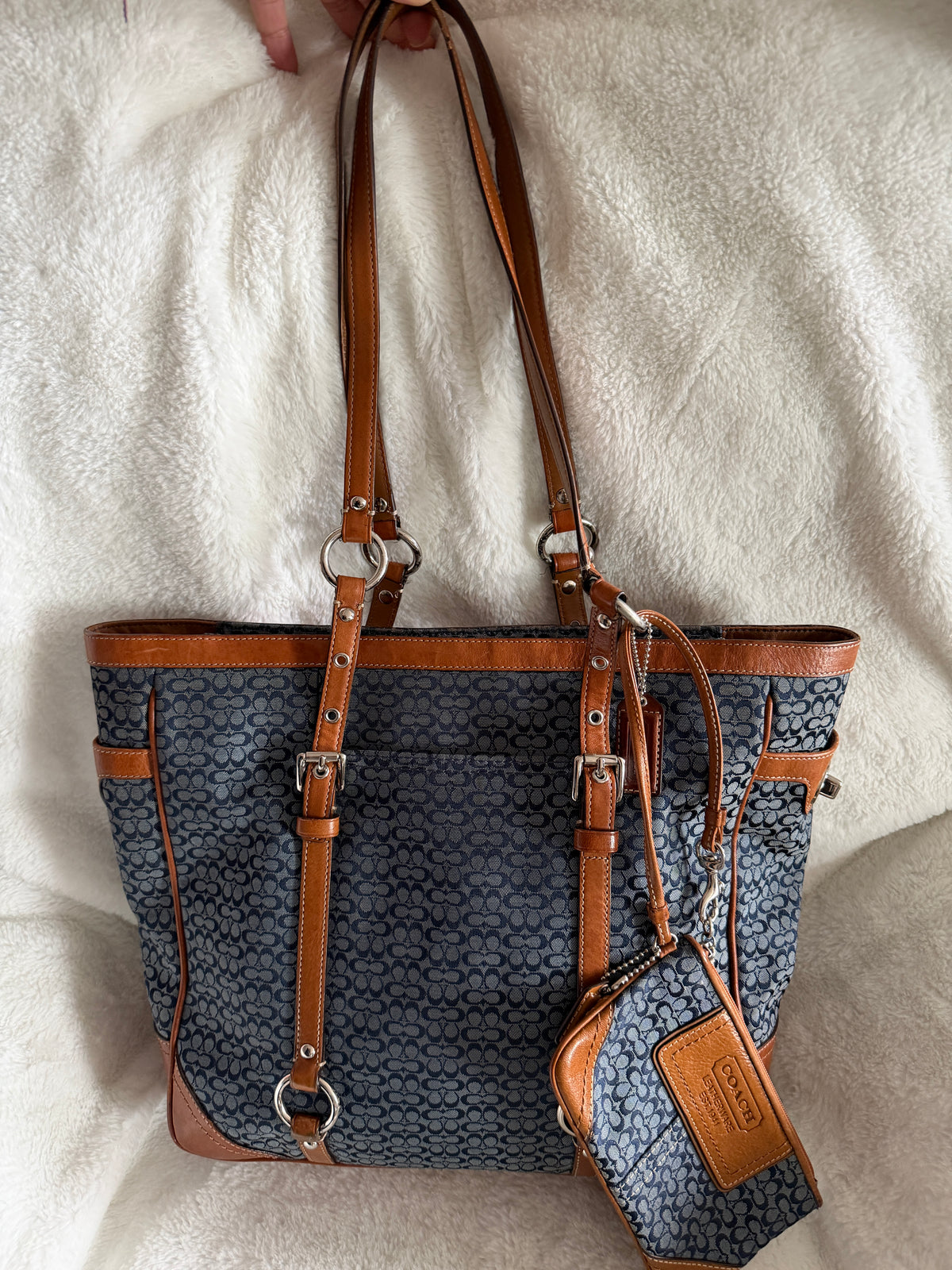 Coach Gallery Turnlock Tote Signature Canvas